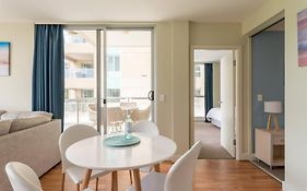 Beachside Luxury Apartments One & Two Bedroom In Beachfront Oaks Pier Building